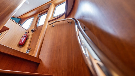 Яхта Privateer Trawler 50